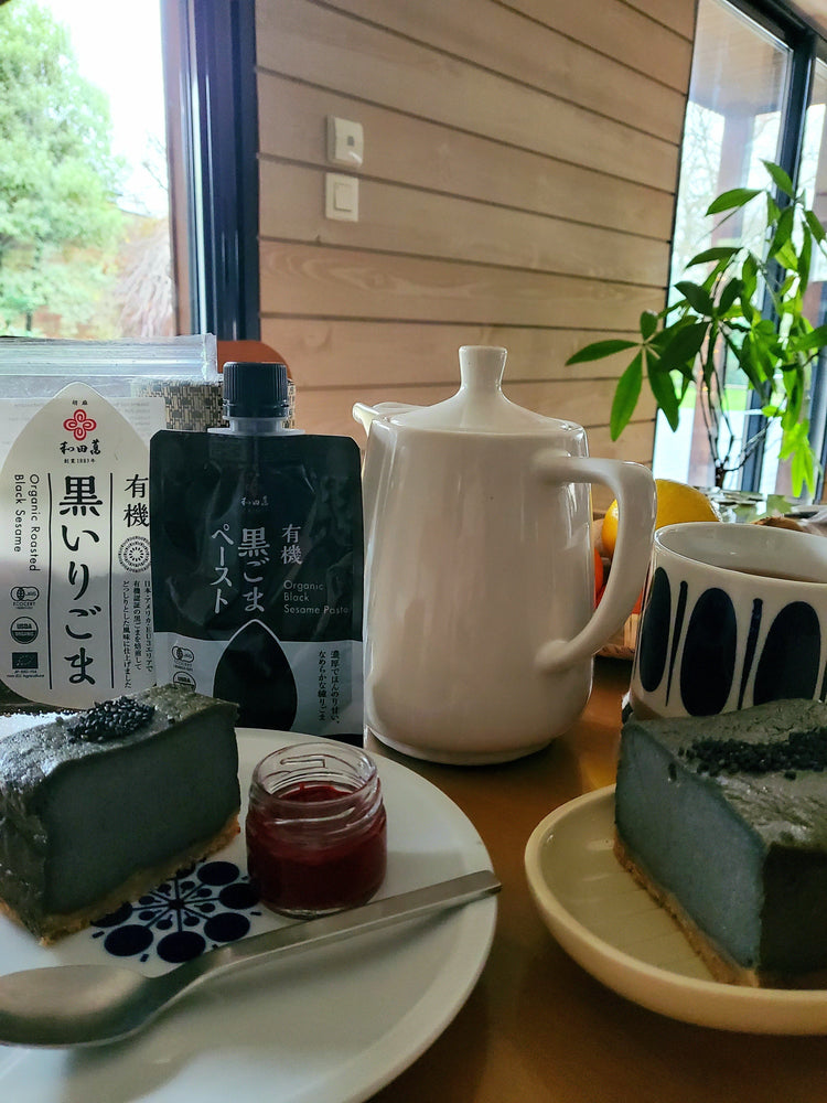 Cheesecake cuit au sésame noir, fondant et torréfié, recette japonaise maison par Momoko