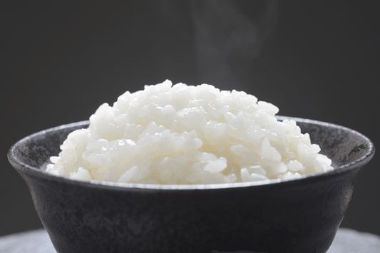 Riz japonais cuit à la casserole, texture moelleuse et légèrement collante, technique de cuisson par Naoko