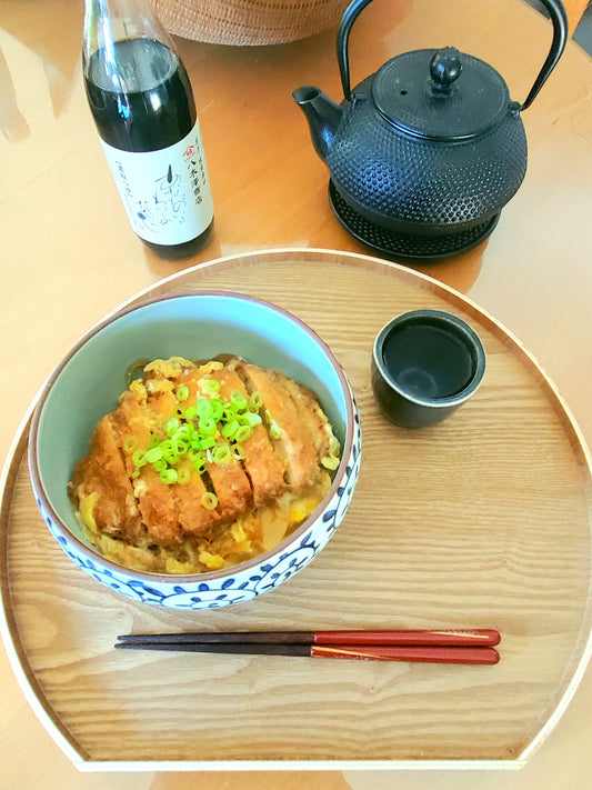 Katsudon, bol de riz japonais garni de porc pané tonkatsu et œuf moelleux, recette donburi maison