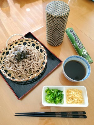 Nouilles de sarrasin froides par Momoko