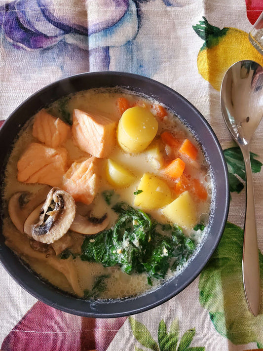 Saumon mijoté au lait de soja et miso blanc avec légumes et champignons, recette japonaise réconfortante par Momoko