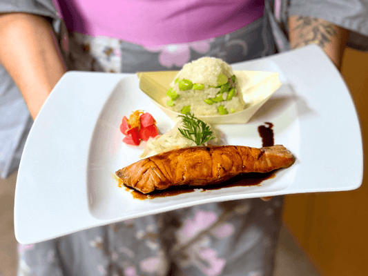 Saumon japonais mijoté dans la sauce taré sucrée-salée de la maison Saikichi, recette traditionnelle par Naoko