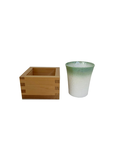 Verre à sake verte et blanche