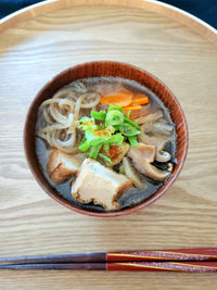 Bouillon de légumes au dashi de shiitaké par Momoko